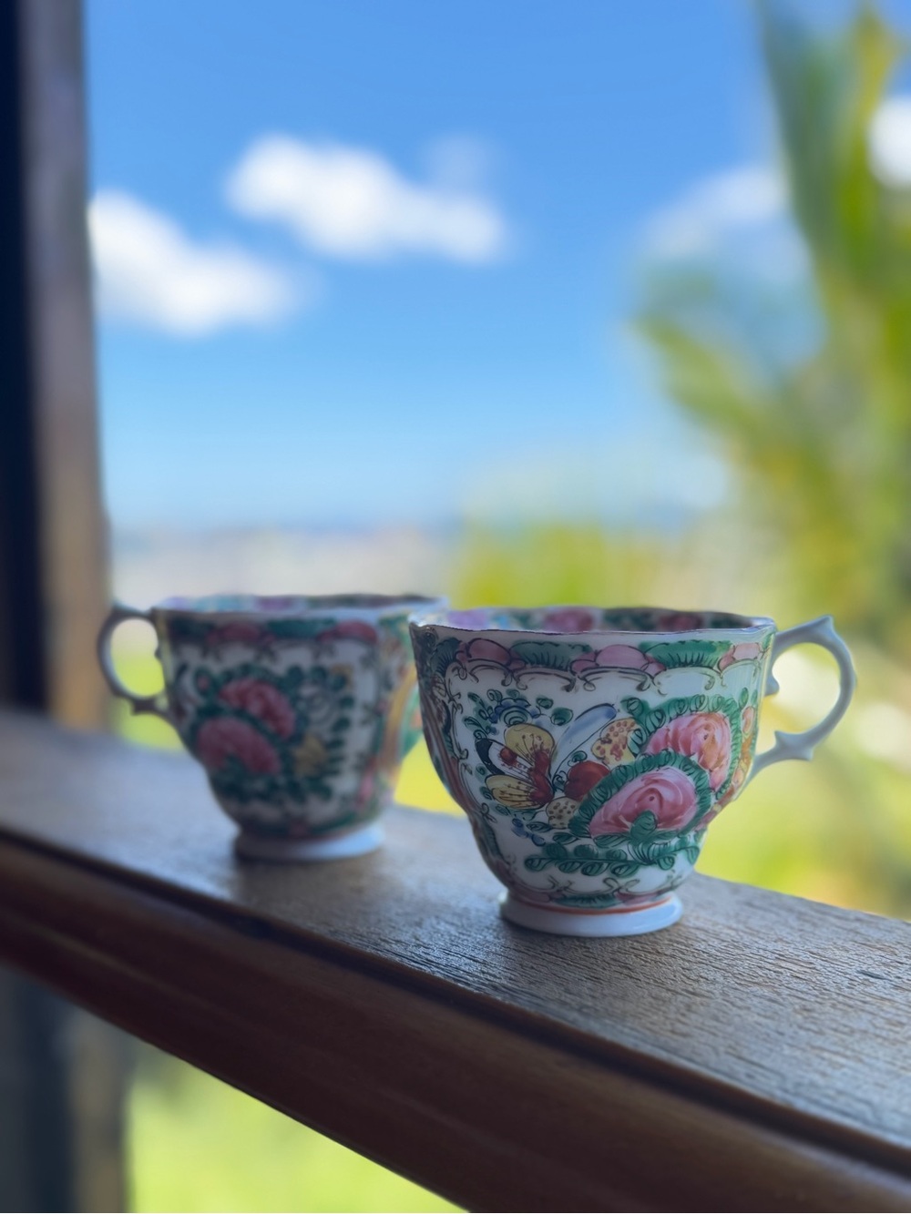 Vintage pair of 20th Century Chinese Rose Medallion tea cups